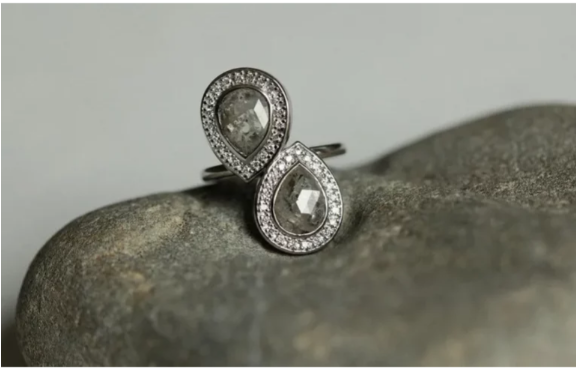 Why Are Toi et Moi Rings Getting Attention Now?